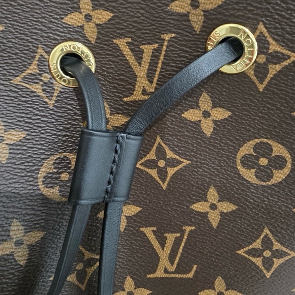 Authentic Louis Vuitton Neo Noe MM Monogram - Like New - Picture 5 of 10